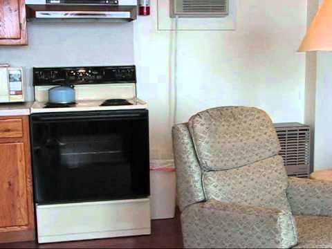 West Winds Motel & Cottages - Clayton NY Thousand Islands - Cottage Rental - Riverview Bottom