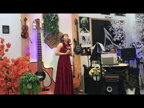 Thể hiện bởi Tuyết Nhung