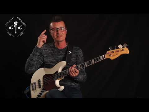 "LEZIONI DAL BASSO" - definizione dello strumento e importanza dell' impostazione delle mani. 1°lez.