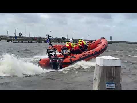 PRIO  3 KNRM URK Naar een Vaartuig aan de Grond Urk 1