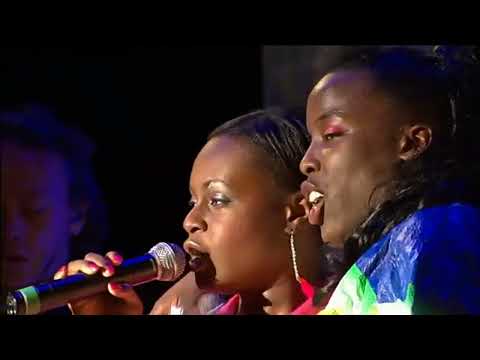 Basement Jaxx - Bingo Bango Live at Glastonbury 2005