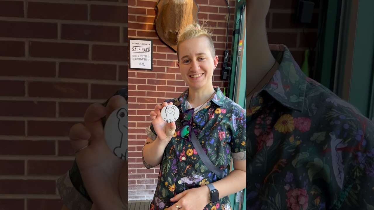 teaching people how to make pinback buttons ⚙️😁 #zachriddleart #fiftyfiftee50tour #buttonpress