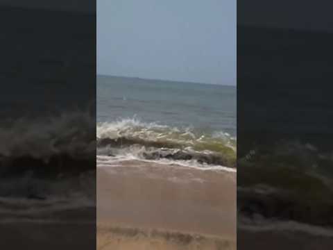 big waves arabian sea 😱😱😨😨