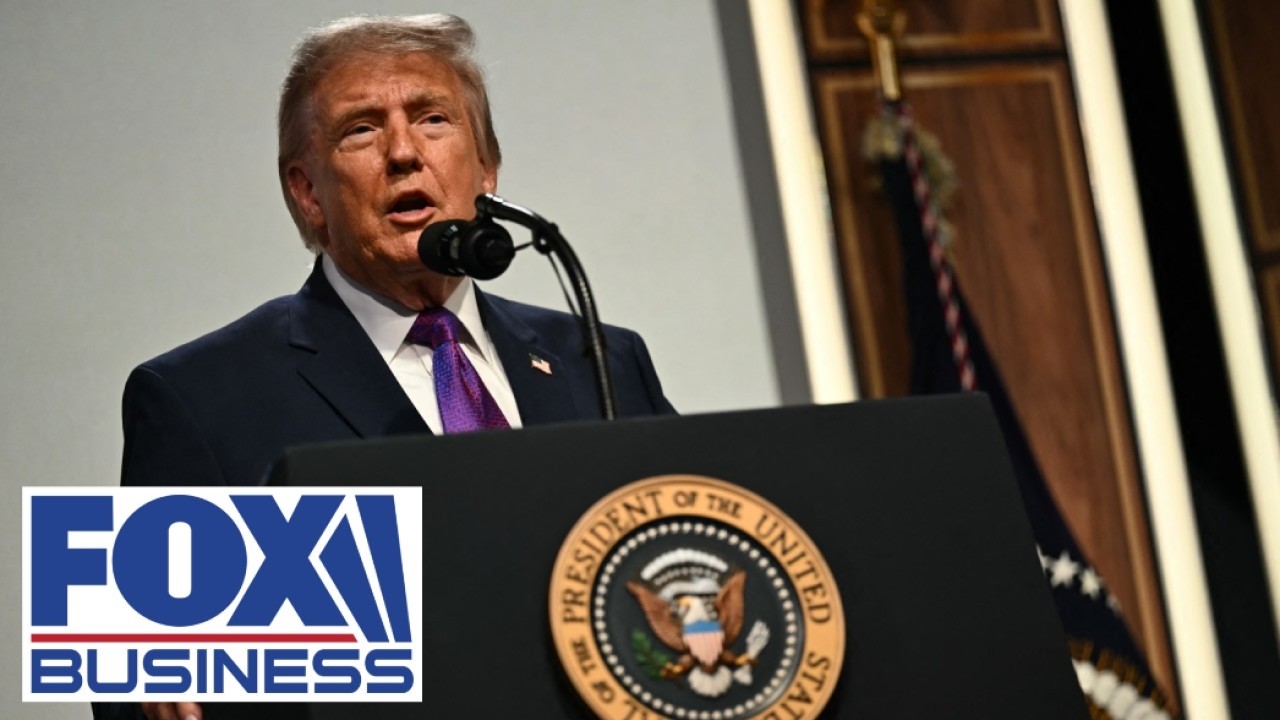 Trump delivers commencement address at US Coast Guard Academy