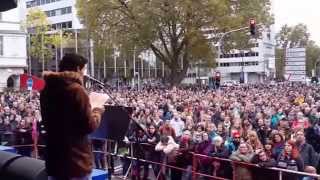 Syrian refugee Jabbar: Nächstenliebe vs. alle Kriege auf der Welt.