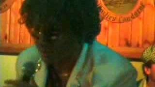 Golden-Glitter-Band Anita