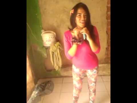Sakitnya tuh disini tasya (cover asal-asalan