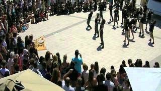 preview picture of video 'flashmob zone attitude 24 juin 2012'