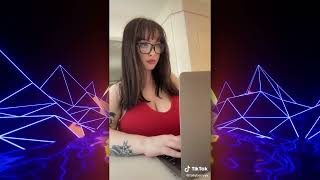 she bounce I love the way #shorts #big boobs