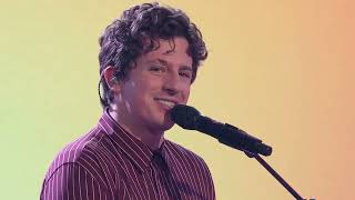  Charlie Puth Bangkitkan Nostalgia Lewat “We Don’t Talk Anymore” di Dick Clark’s New Year 2026