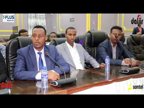 AXMED MADOOBE OO BAAQ UDIREY SHAQAALAHA RAYIDKA AH EE JUBALAND
