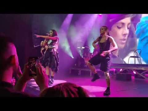 TINASHE - Save Room For Us. Live Paris (6/07/2022)