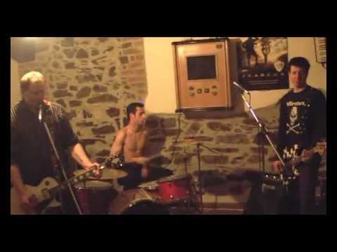 Zatrest - Blbej den.avi