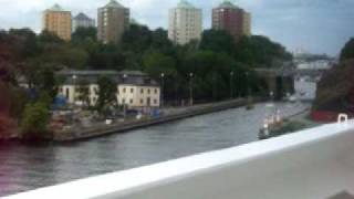 preview picture of video 'Eu,ligia e Junior na crew beach..vendo o navio sair-Estocolmo suécia!'