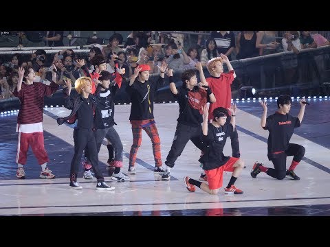 180802 스트레이 키즈 (Stray Kids) District 9 (2:17 Cut) [4K] 직캠 Fancam (2018 KMF) by Mera