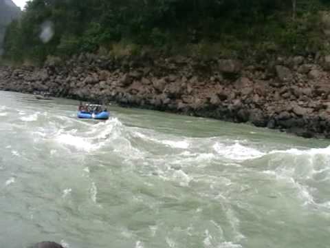 Dangerous Rafting through Grade 4 rapids- Golf Course, Shivpuri to Rishikesh