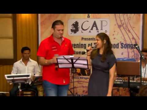 Moniil  Chikni Kamar Pe Teri live