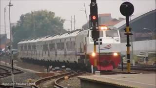 Download lagu Kereta Api Menoreh dan Tegal Ekspress di Stasiun Cirebon Prujakan mp3 Download lagu Kereta Api Menoreh dan Tegal Ekspress di Stasiun Cirebon Prujakan mp3