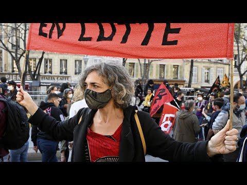 French teachers strike over Covid-19 risks in crowded classrooms