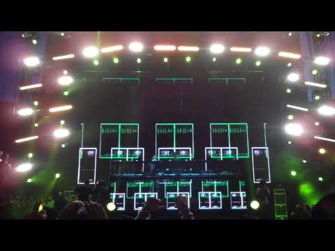 Laidback Luke & Gina Turner @ EDC 2010 - Jackit vs. Shake It Down vs. For An Angel