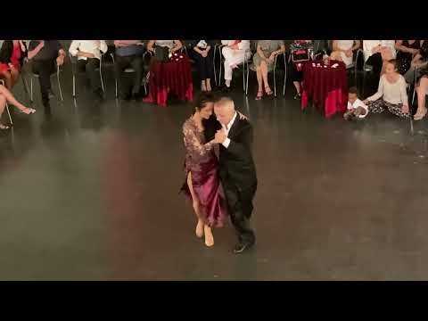  Amaia Zugadi  and  Alejandro Figueroa  are  dancing  to  the  tango  "  Tierrita  "  by  Juan D'Arienzo  in  2022