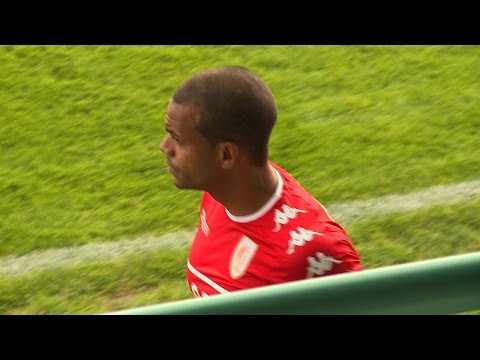 Superbe goal de Matthieu Dossevi !