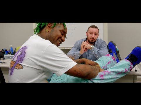 Rizzoo Rizzoo - Signed To The Drip (Official Music Video) | #BiggerThanTheNawf