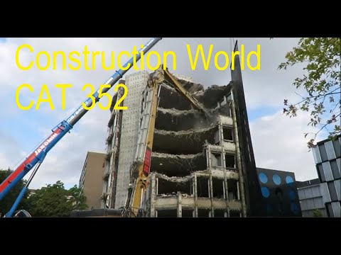 Excavator CAT 352 F "Haus der Metalle" demolition