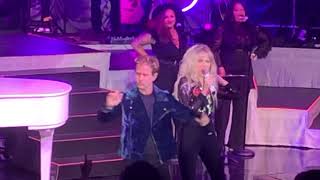 Debbie Gibson &amp; Joey McIntyre - “You’re The One That I Want/Summer Nights” - Live - 8/26/2021