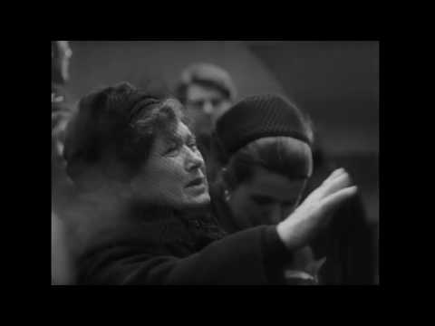 У цю нестямну мить — трейлер