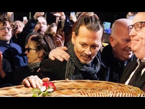 Johnny Depp carries  Friend Shane MacGowan casket (RIP)