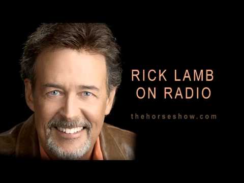 Training horses in a square pen