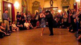 Aoniken Quiroga en Vanessa Fatauros in LA BRUJA - Amsterdam