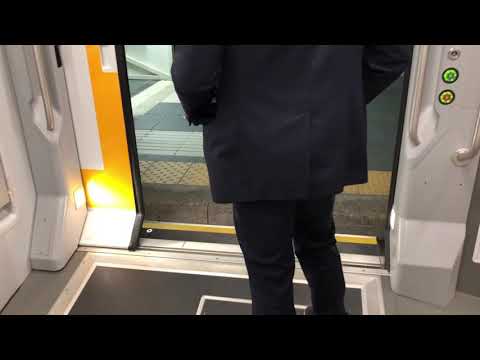 Treno Caravaggio di Trenord in partenza da Rho effettuando il suburbano S11 25269