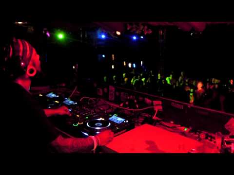 Osunlade @The Beach Stage (Suncebeat 4 - Tisno, Croatia) - Jul 29, 2013 (3)