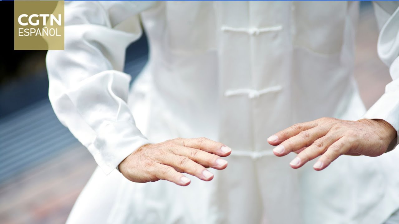 Jóvenes nicaragüenses aprenden taichí en el Instituto Confucio de la UNAN-Managua