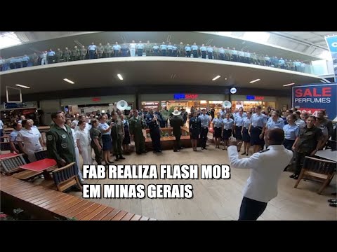 Banda Sinfônica Asas de Minas supreende público no aeroporto em Minas Gerais
