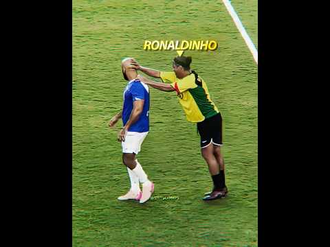 Messi's Bodyguard vs Ronaldinho ❤️‍🩹