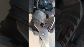 how to compress brake pad caliper pistons 🚗 👨