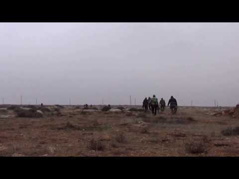 انتشار مقاتلي تجمع ثوار الأتارب لبدء معركة السيطرة على الفوج 46  في محيط الأتارب من تنظيم داعش