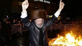אלפים במדורת ל"ג בעומר של ניקלסבורג בבורו פארק - 2017