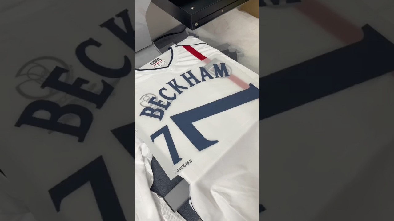 2002 World Cup England home long-sleeved jersey No. 7 Beckham