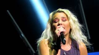 American Idol Live Tour 2018 Gabby Barrett - Don&#39;t Stop Believing