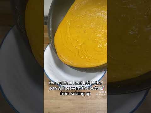 Buffalo hummus recipe #superbowlsnacks