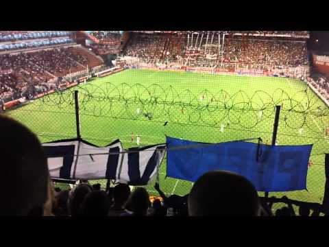 "Independiente Vs Velez - Clausura 2011 - Fecha 01" Barra: La Pandilla de Liniers • Club: Vélez Sarsfield