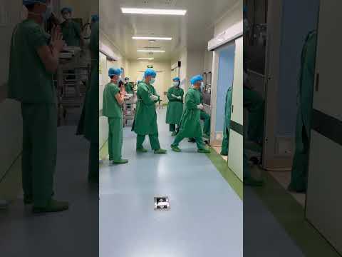 医生奇怪的动作，都倒着走 #hospital #doctor #医学微视