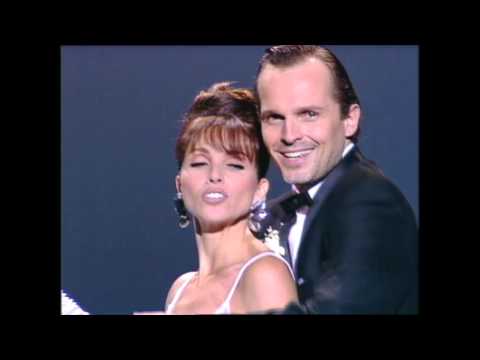 Ana Belén y Miguel Bosé cantan Tómbola en los Goya 1997