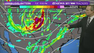Severe weather possible over Beaumont | Meteorologist Patrick Vaughn walks you through the threat