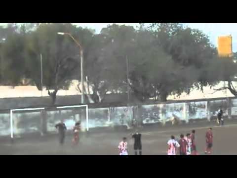 Gol mal anulado a Falucho. Papelón del arbitro