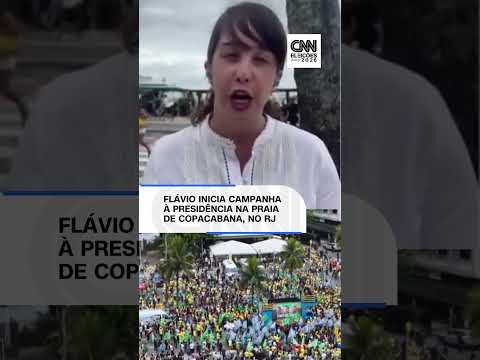 Flávio Bolsonaro inicia campanha à presidência em Copacabana, no RJ